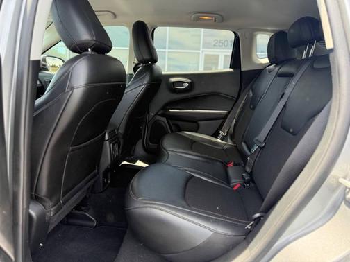 Billet Silver Metallic Clearcoat 2020 Jeep Compass Latitude