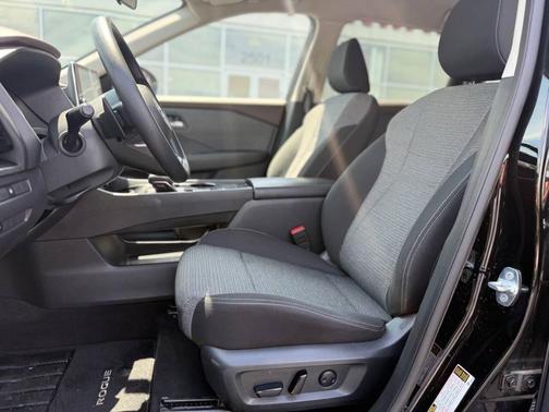 Super Black 2023 Nissan Rogue SV