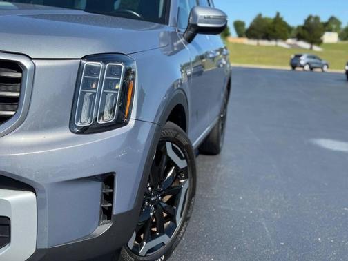 Everlasting Silver 2025 Kia Telluride S
