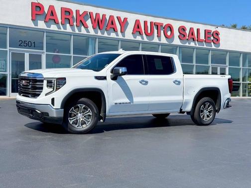 White 2024 GMC Sierra 1500 SLT