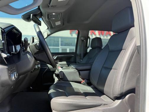 White 2024 GMC Sierra 1500 SLT