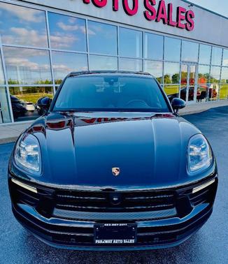 2024 Porsche Macan T AWD 4dr SUV