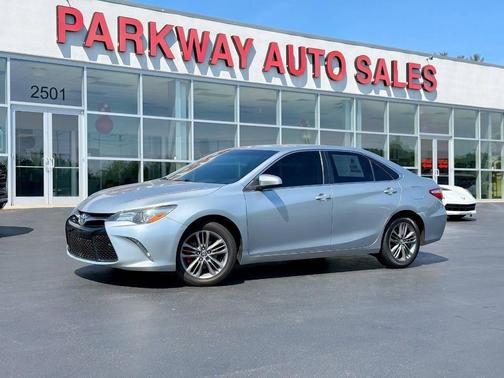 Celestial Silver Metallic 2015 Toyota Camry SE