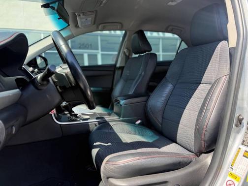 Celestial Silver Metallic 2015 Toyota Camry SE