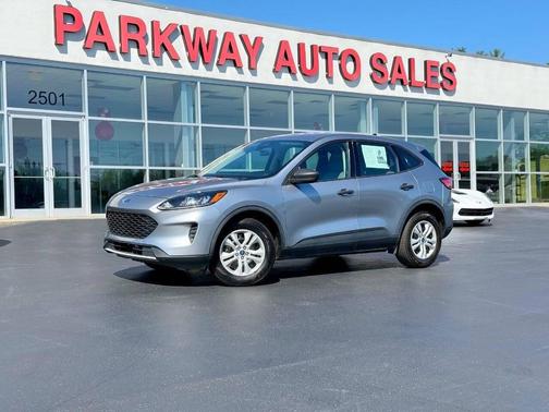 Iconic Silver Metallic 2021 Ford Escape S