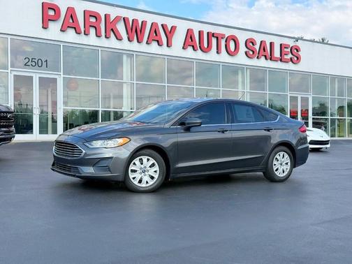 Magnetic Metallic 2019 Ford Fusion SE