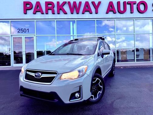 Tan 2017 Subaru Crosstrek 2.0i Premium