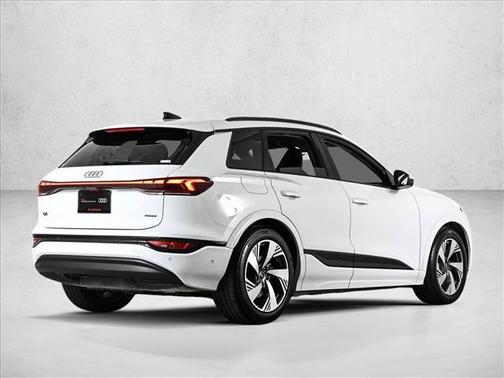 Glacier White Metallic 2025 Audi Q6 e-tron Premium