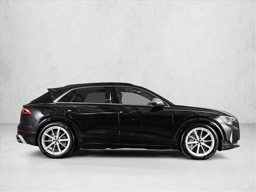 Mythos Black Metallic 2026 Audi RS Q8 performance