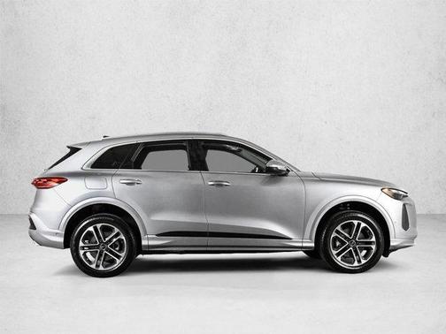 Florett Silver Metallic 2025 Audi Q5 2.0T quattro Premium
