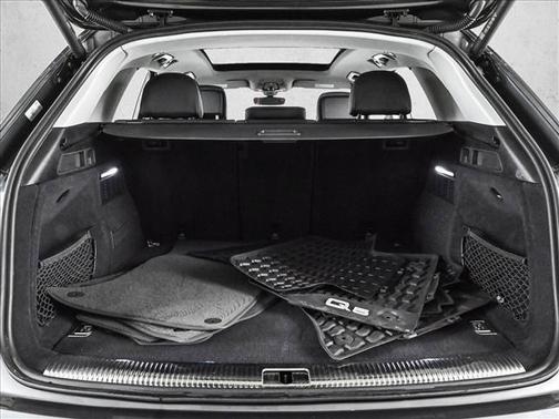 Daytona Gray Pearl Effect 2023 Audi Q5 e 55 S line quattro Premium