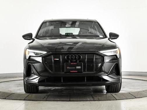 2023 Audi e-tron S line Premium