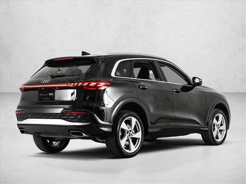 Mythos Black Metallic 2025 Audi Q5 2.0T quattro Premium