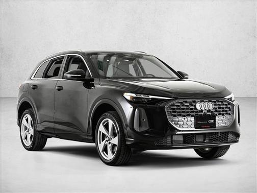 Mythos Black Metallic 2025 Audi Q5 2.0T quattro Premium