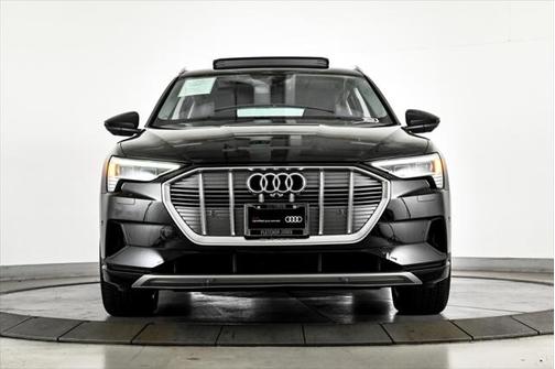2022 Audi e-tron Premium Plus quattro