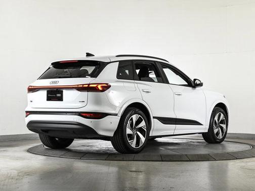 Glacier White Metallic 2025 Audi Q6 e-tron Premium