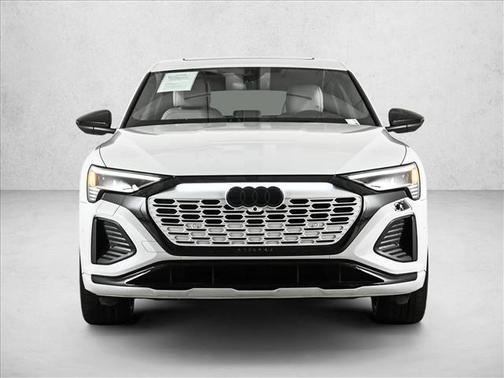 Glacier White Metallic 2024 Audi Q8 e-tron S line Premium