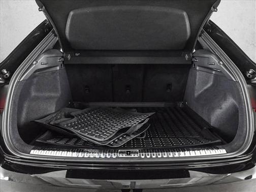 Mythos Black Metallic 2023 Audi Q3 45 S line Premium