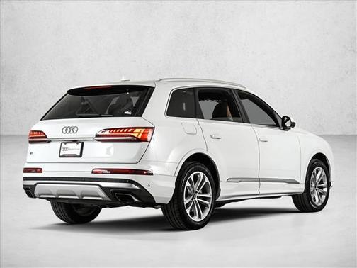 2025 Audi Q7 55 Premium Plus