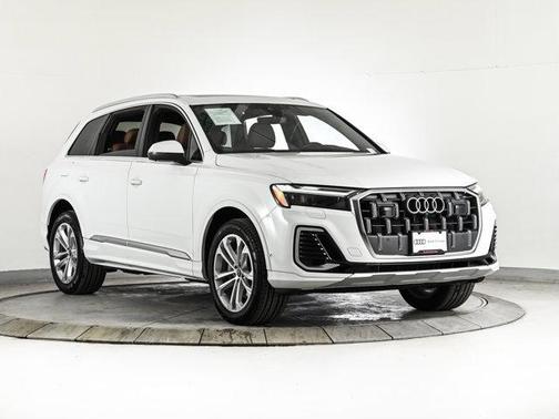 2025 Audi Q7 55 Premium Plus