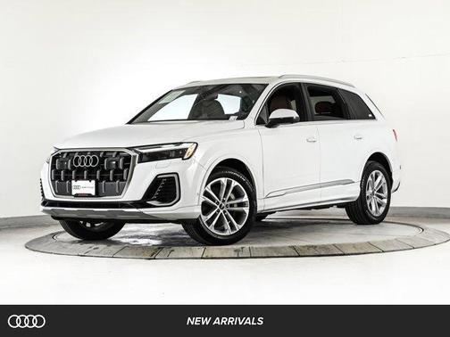 2025 Audi Q7 55 Premium Plus
