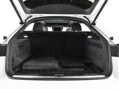 Glacier White Metallic 2026 Audi Q8 Prestige