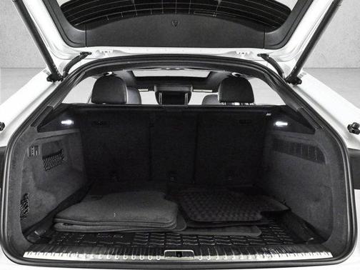 Glacier White Metallic 2026 Audi Q8 Prestige