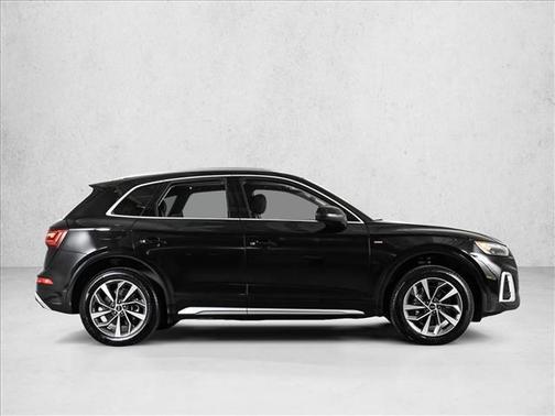 Mythos Black Metallic 2023 Audi Q5 45 S line Premium Plus
