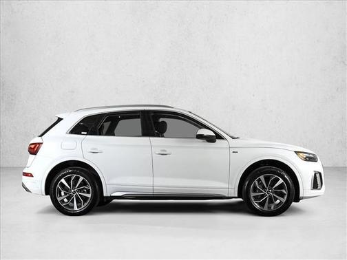 Ibis White 2023 Audi Q5 45 S line Premium Plus