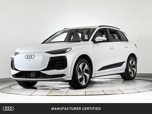 Glacier White Metallic 2025 Audi Q6 e-tron Premium