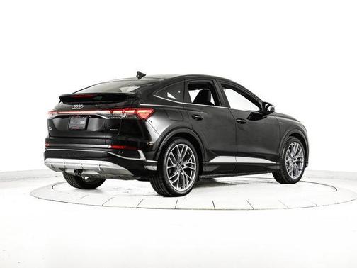 Mythos Black Metallic 2025 Audi Q4 e-tron 55 quattro Premium