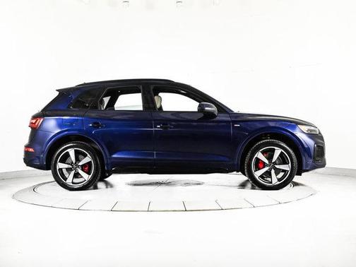 Navarra Blue Metallic 2024 Audi Q5 45 S line quattro Premium