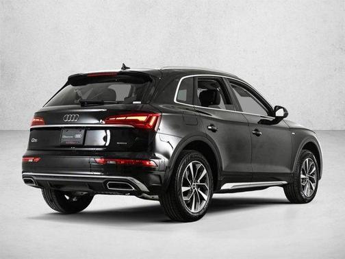 Mythos Black Metallic 2023 Audi Q5 45 S line Premium Plus