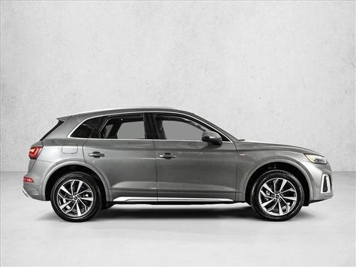 Chronos Gray Metallic 2024 Audi Q5 45 S line quattro Premium