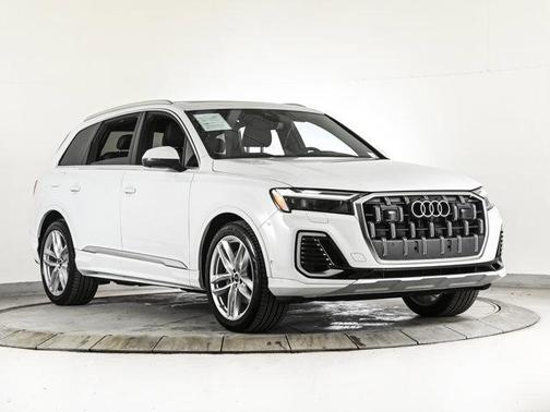 2025 Audi Q7 55 Premium Plus