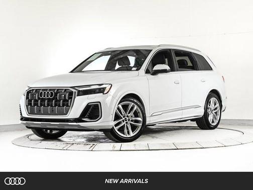 2025 Audi Q7 55 Premium Plus