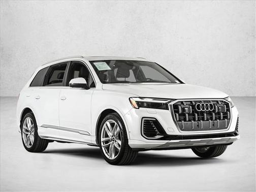 2025 Audi Q7 55 Premium Plus