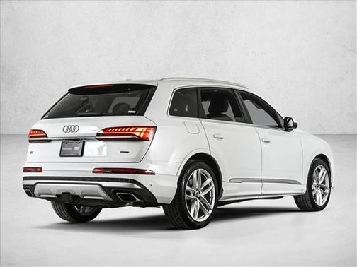 2025 Audi Q7 55 Premium Plus