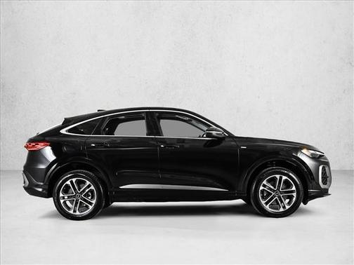 Mythos Black Metallic 2025 Audi Q5 2.0T Premium