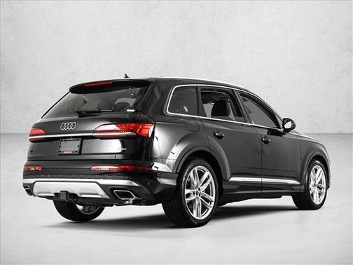 2025 Audi Q7 55 Premium Plus