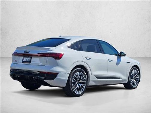 Glacier White Metallic 2024 Audi Q8 e-tron S line Premium