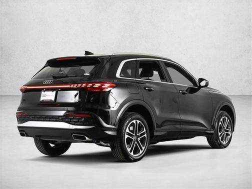 Mythos Black Metallic 2025 Audi Q5 2.0T quattro Premium