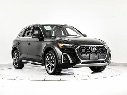 Mythos Black Metallic 2023 Audi Q5 45 S line Premium Plus