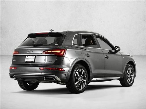 Daytona Gray Pearl Effect 2023 Audi Q5 45 S line Prestige