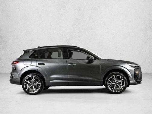 Daytona Gray Pearl 2026 Audi Q3 S line