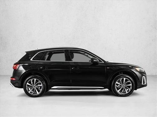 Mythos Black Metallic 2023 Audi Q5 45 S line Premium Plus