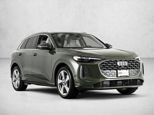 Green Metallic 2026 Audi Q5 PRESTIGE