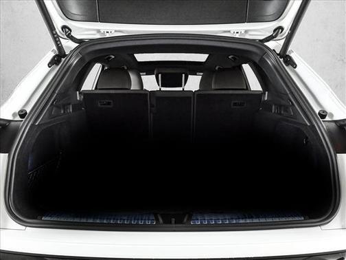 Glacier White Metallic 2026 Audi Q5 PLUS