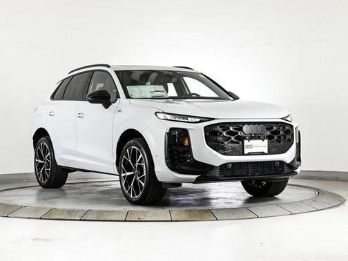 Glacier White Metallic 2026 Audi Q3 S line