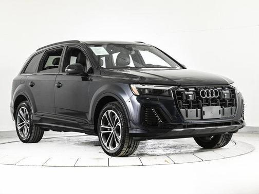 2025 Audi Q7 45 Premium Plus